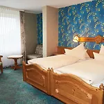 Hotel Odenwaldblick 3*